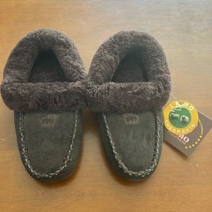 Women’s slippers Lamo and Acorn